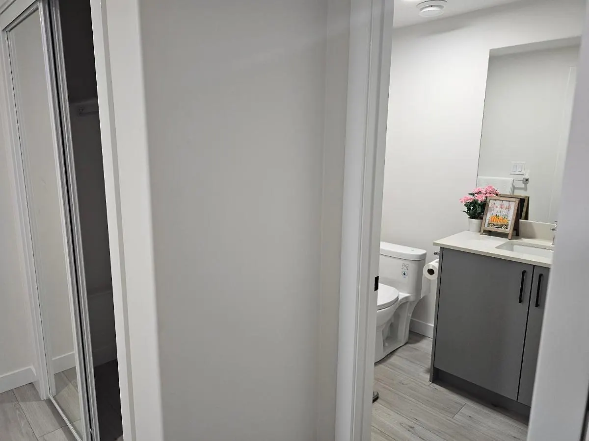 Holiday home New Built House, Stay In Style Guest Suite, 2Bedroom, 2Bed, 2Bath Edmonton