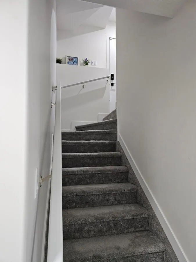 New Built House, Stay In Style Guest Suite, 2Bedroom, 2Bed, 2Bath Edmonton Holiday home