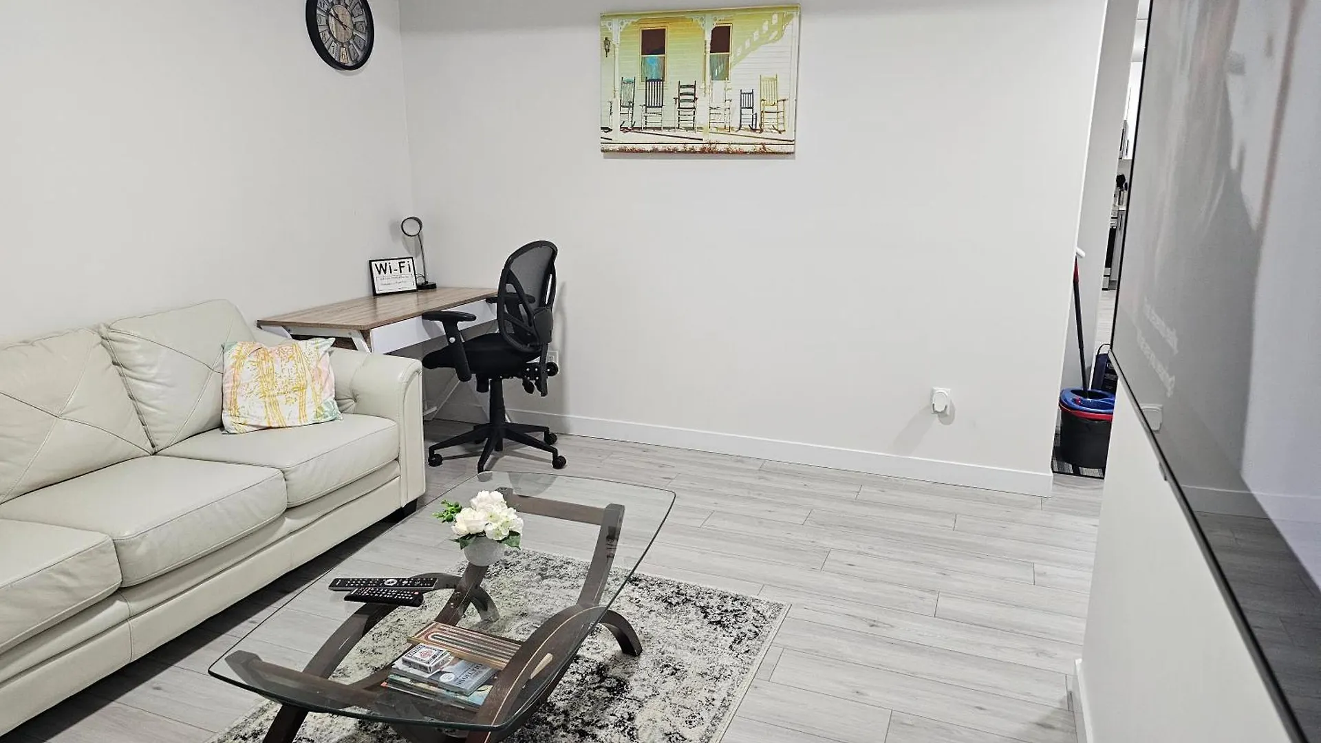 Holiday home New Built House, Stay In Style Guest Suite, 2Bedroom, 2Bed, 2Bath Edmonton Canada