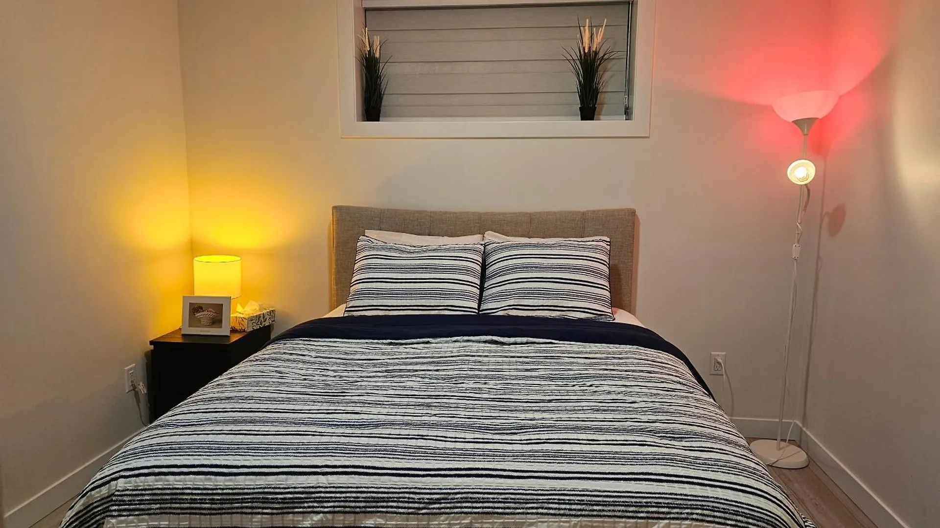 New Built House, Stay In Style Guest Suite, 2Bedroom, 2Bed, 2Bath Edmonton Holiday home