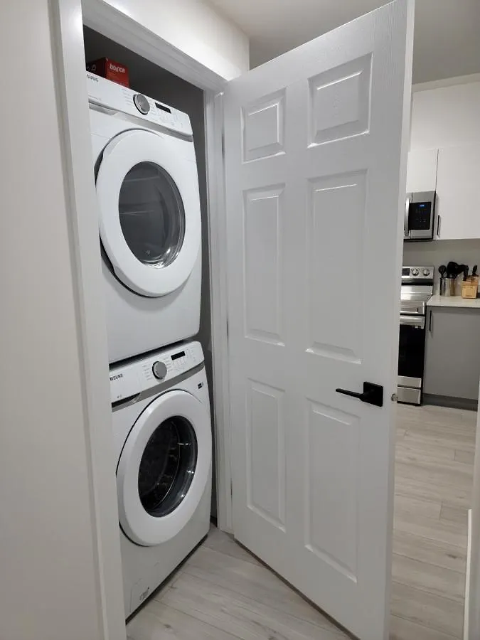New Built House, Stay In Style Guest Suite, 2Bedroom, 2Bed, 2Bath Edmonton 0*,